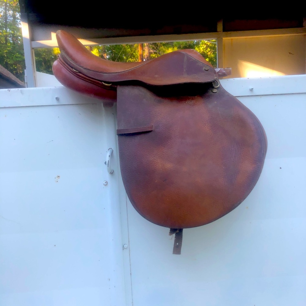 English saddle